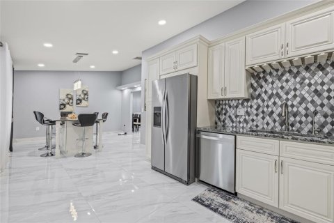 Villa ou maison à vendre à Palm Harbor, Floride: 4 chambres, 152.73 m2 № 1902715 - photo 10