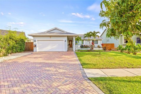 Casa en venta en Palm Harbor, Florida, 4 dormitorios, 152.73 m2 № 1902715 - foto 3