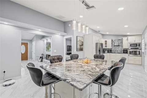 Casa en venta en Palm Harbor, Florida, 4 dormitorios, 152.73 m2 № 1902715 - foto 11