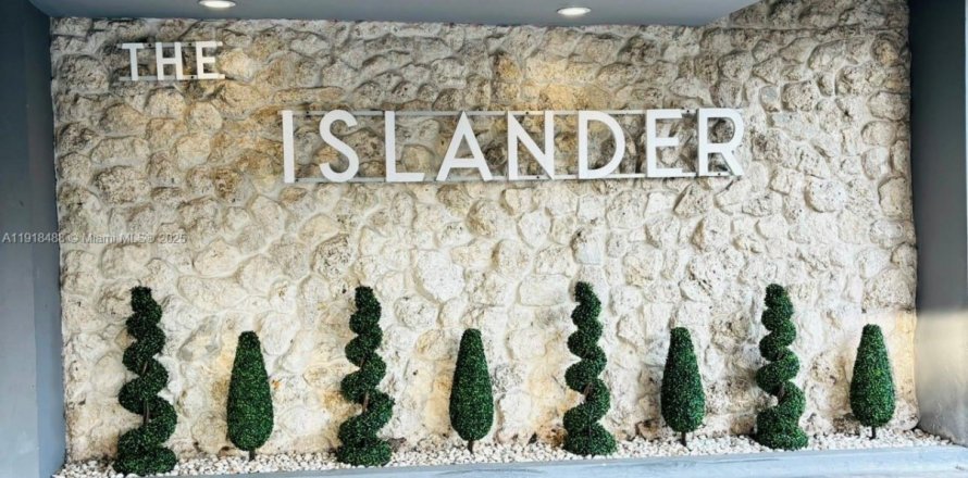 Кондоминиум с 1 спальней в Майами-Бич, Флорида № 1973218