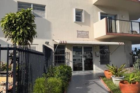 Condo à Miami Beach, Floride, 2 chambres  № 2036249