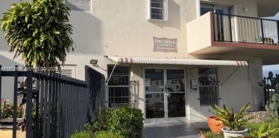 Condo à Miami Beach, Floride, 2 chambres  № 2036249