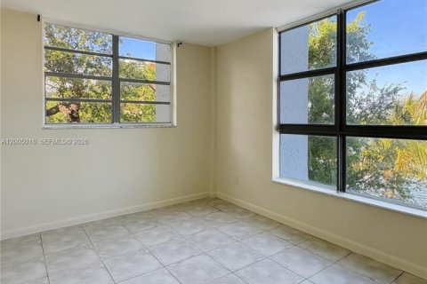 Condominio en alquiler en Miami, Florida, 1 dormitorio, 68.84 m2 № 2069027 - foto 16