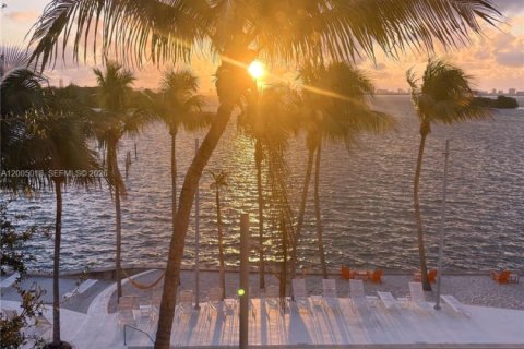 Condominio en alquiler en Miami, Florida, 1 dormitorio, 68.84 m2 № 2069027 - foto 17