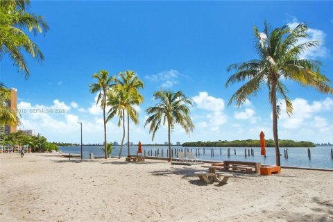 Condominio en alquiler en Miami, Florida, 1 dormitorio, 68.84 m2 № 2069027 - foto 23