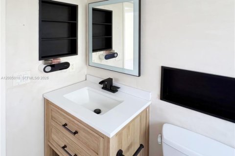 Condominio en alquiler en Miami, Florida, 1 dormitorio, 68.84 m2 № 2069027 - foto 13