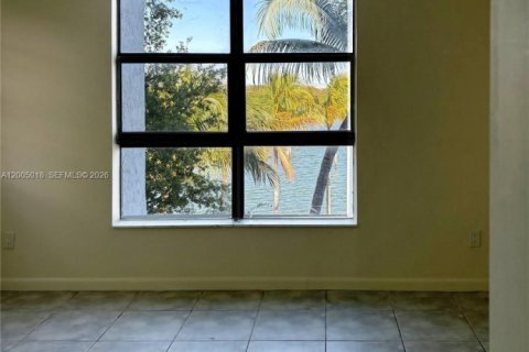 Condominio en alquiler en Miami, Florida, 1 dormitorio, 68.84 m2 № 2069027 - foto 15