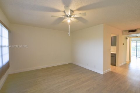 Copropriété à louer à Pembroke Pines, Floride: 1 chambre, 63.64 m2 № 2000117 - photo 12