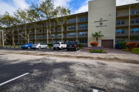 Copropriété à louer à Pembroke Pines, Floride: 1 chambre, 63.64 m2 № 2000117 - photo 2