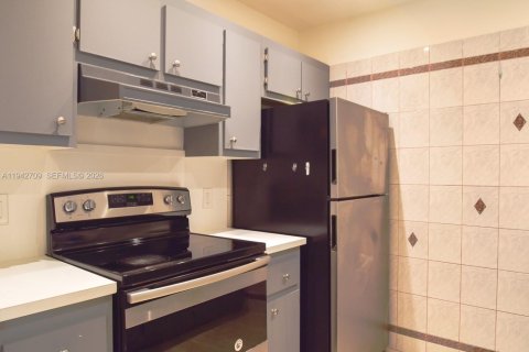 Copropriété à louer à Pembroke Pines, Floride: 1 chambre, 63.64 m2 № 2000117 - photo 7