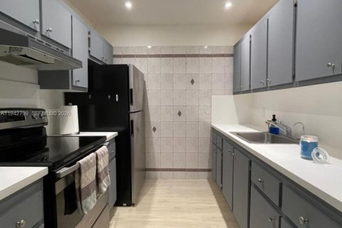 Copropriété à louer à Pembroke Pines, Floride: 1 chambre, 63.64 m2 № 2000117 - photo 16