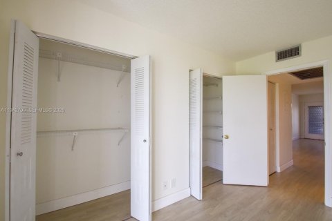 Copropriété à louer à Pembroke Pines, Floride: 1 chambre, 63.64 m2 № 2000117 - photo 13