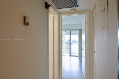 Copropriété à louer à Pembroke Pines, Floride: 1 chambre, 63.64 m2 № 2000117 - photo 8