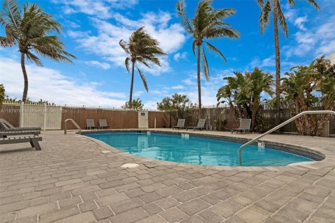 Condo in Miami Beach, Florida  № 1859288 - photo 24