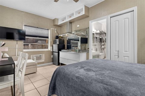 Condo in Miami Beach, Florida  № 1859288 - photo 11