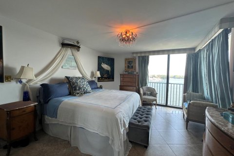 Condo in West Palm Beach, Florida, 2 bedrooms  № 2190727 - photo 6