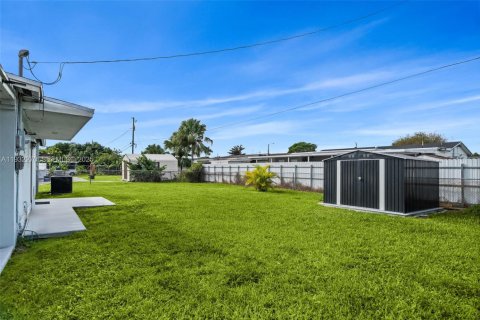 Casa en alquiler en Miami, Florida, 3 dormitorios, 115.57 m2 № 1990822 - foto 22