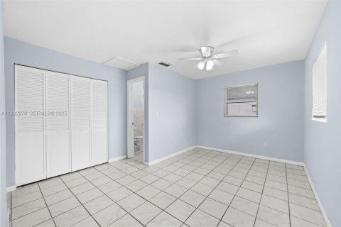 Casa en alquiler en Miami, Florida, 3 dormitorios, 115.57 m2 № 1990822 - foto 12