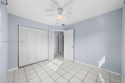 Casa en alquiler en Miami, Florida, 3 dormitorios, 115.57 m2 № 1990822 - foto 19