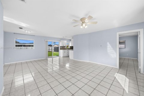 Casa en alquiler en Miami, Florida, 3 dormitorios, 115.57 m2 № 1990822 - foto 8