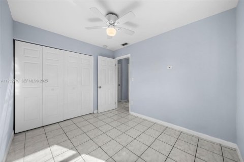 Casa en alquiler en Miami, Florida, 3 dormitorios, 115.57 m2 № 1990822 - foto 17