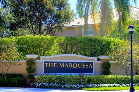 Condo in Pembroke Pines, Florida, 1 bedroom  № 1989013