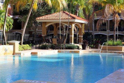 Condo in Pembroke Pines, Florida, 1 bedroom  № 1989013 - photo 20