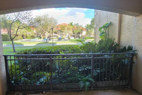Condo in Pembroke Pines, Florida, 1 bedroom  № 1989013 - photo 16
