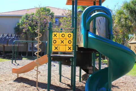 Condo in Pembroke Pines, Florida, 1 bedroom  № 1989013 - photo 19