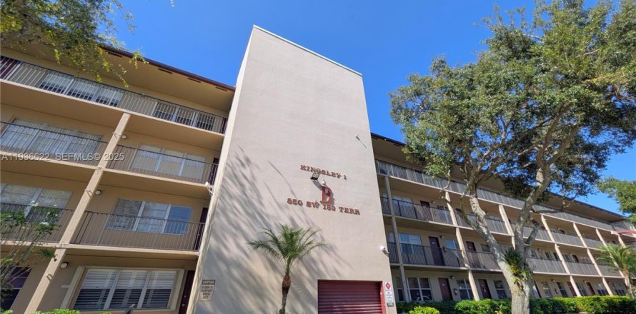 Condo in Pembroke Pines, Florida, 2 bedrooms  № 1994607