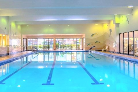 Condo in Pembroke Pines, Florida, 2 bedrooms  № 1994607 - photo 12