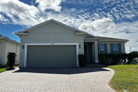 House in ESTATES AT LAKEVIEW PRESERVE in Winter Garden, Florida 4 bedrooms, 192.31 sq.m. № 2399000
