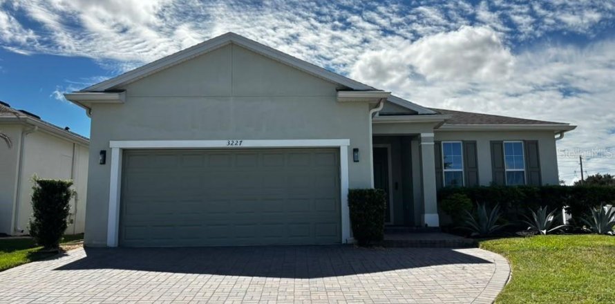 House in ESTATES AT LAKEVIEW PRESERVE in Winter Garden, Florida 4 bedrooms, 192.31 sq.m. № 2399000