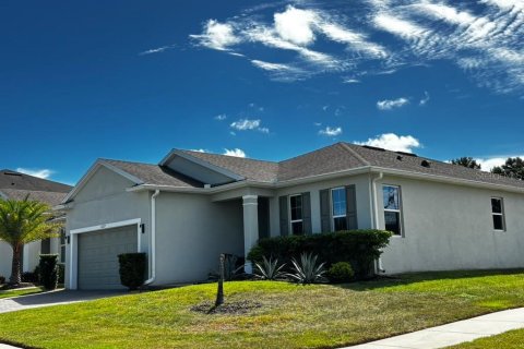 House in ESTATES AT LAKEVIEW PRESERVE in Winter Garden, Florida 4 bedrooms, 192.31 sq.m. № 2399000 - photo 2