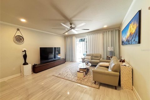 House in ESTATES AT LAKEVIEW PRESERVE in Winter Garden, Florida 4 bedrooms, 192.31 sq.m. № 2399000 - photo 12