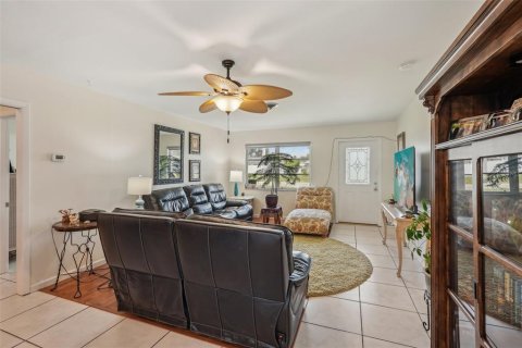 House in Venice, Florida 2 bedrooms, 116.22 sq.m. № 1760603 - photo 4