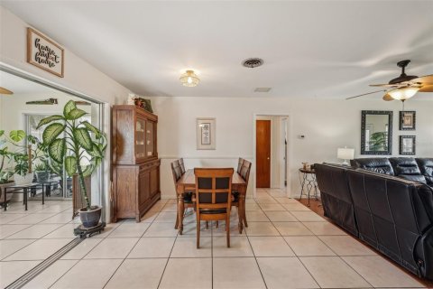 House in Venice, Florida 2 bedrooms, 116.22 sq.m. № 1760603 - photo 8
