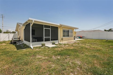 House in Venice, Florida 2 bedrooms, 116.22 sq.m. № 1760603 - photo 24