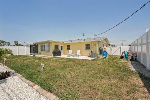 House in Venice, Florida 2 bedrooms, 116.22 sq.m. № 1760603 - photo 23