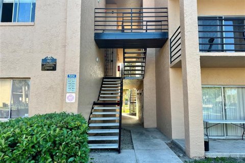 Copropriété à louer à Orlando, Floride: 2 chambres, 86.77 m2 № 2431909 - photo 2