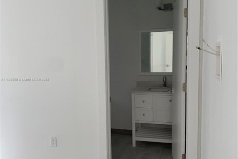 Купить коммерческую недвижимость в Майами, Флорида 211.82м2, № 2059835 - фото 11