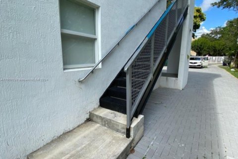 Купить коммерческую недвижимость в Майами, Флорида 211.82м2, № 2059835 - фото 4