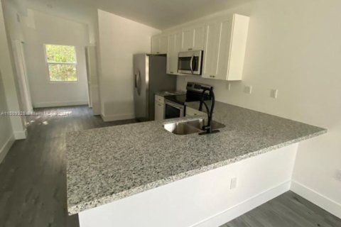 Купить коммерческую недвижимость в Майами, Флорида 211.82м2, № 2059835 - фото 9