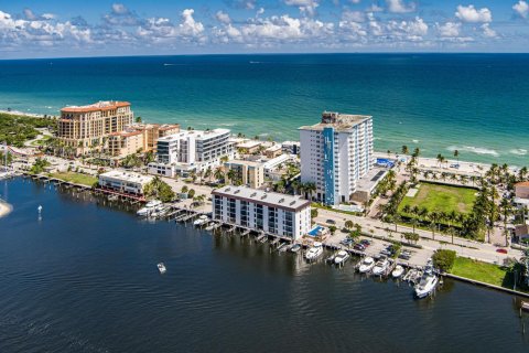 Condo in Hollywood, Florida, 2 bedrooms № 2402429 - photo 14
