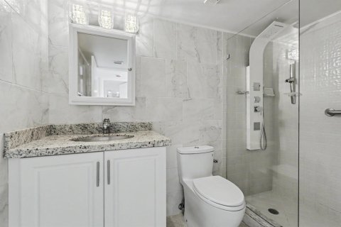 Condo in Hollywood, Florida, 2 bedrooms № 2402429 - photo 17