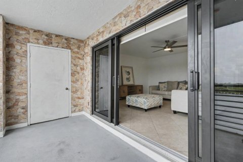 Condo in Hollywood, Florida, 2 bedrooms № 2402429 - photo 27