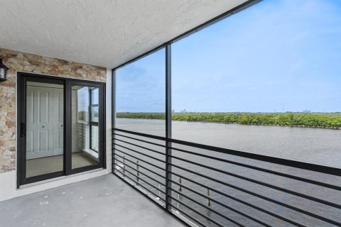 Condo in Hollywood, Florida, 2 bedrooms № 2402429 - photo 29