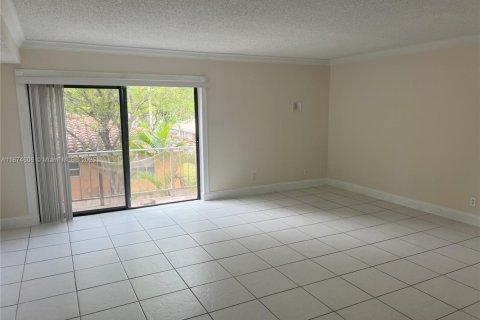 Condominio en venta en Coral Springs, Florida, 3 dormitorios, 133.78 m2 № 2035508 - foto 2