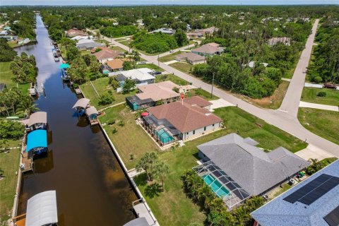 Casa en venta en Port Charlotte, Florida, 3 dormitorios, 194.07 m2 № 1818864 - foto 3