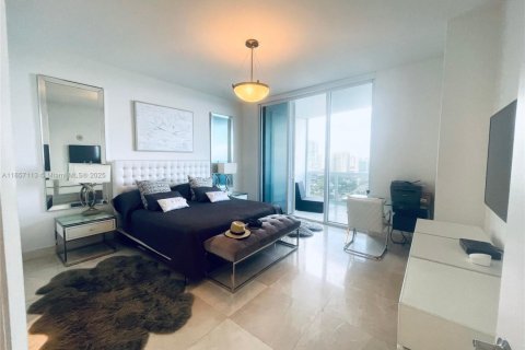 Copropriété à louer à Sunny Isles Beach, Floride: 3 chambres, 183.85 m2 № 1958305 - photo 13